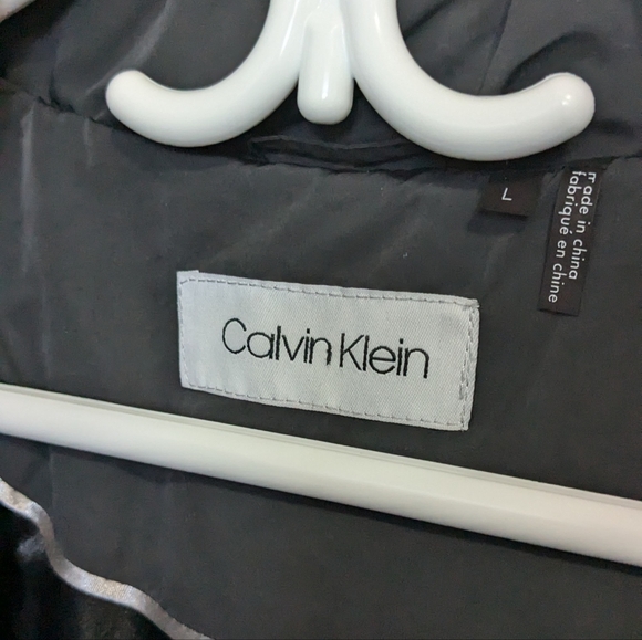 Calvin Klein puffer winter jacket- Large - Picture 2 of 3